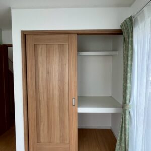 1階　洋室５帖押入